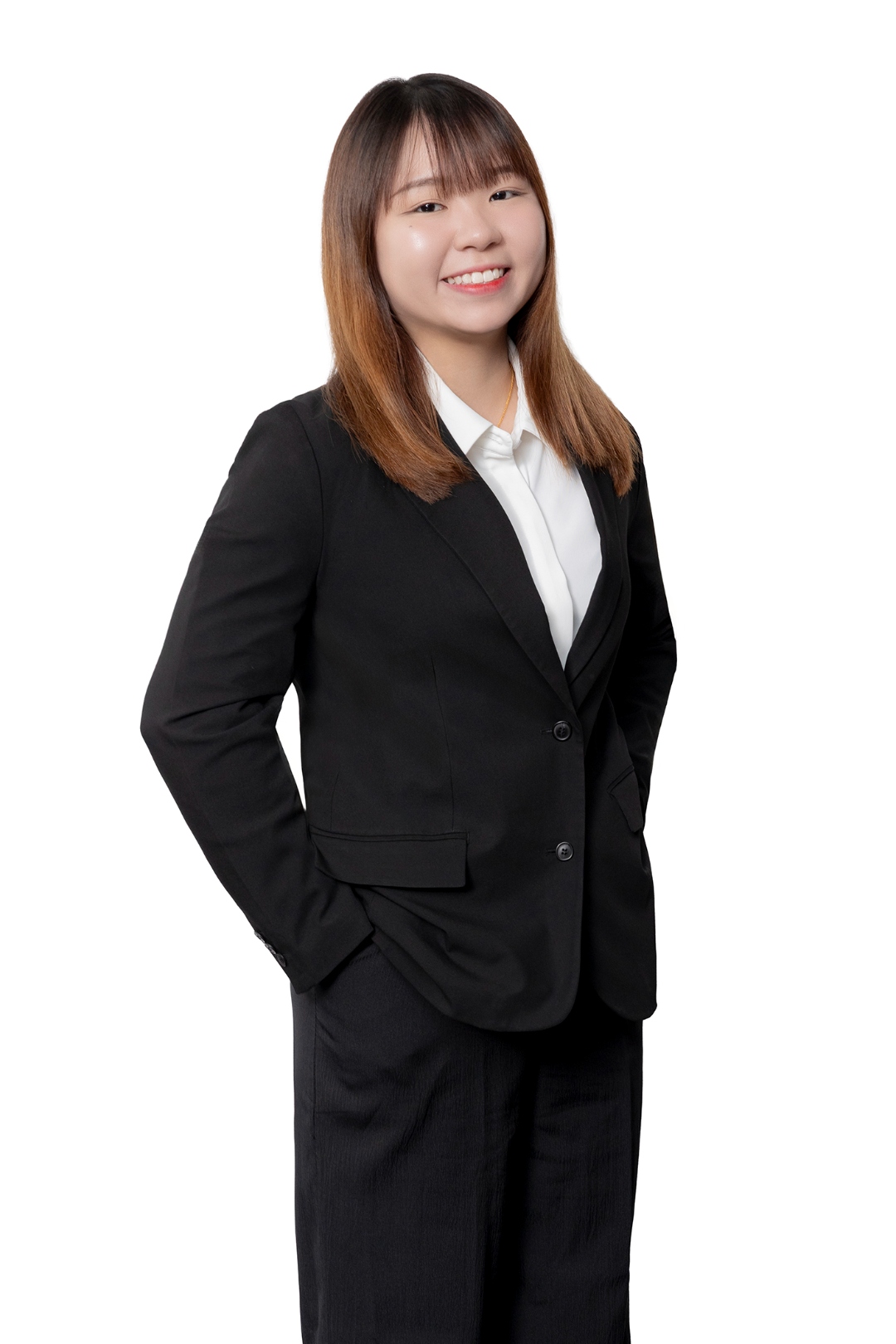 Jerlin Ong, half-body corporate portrait